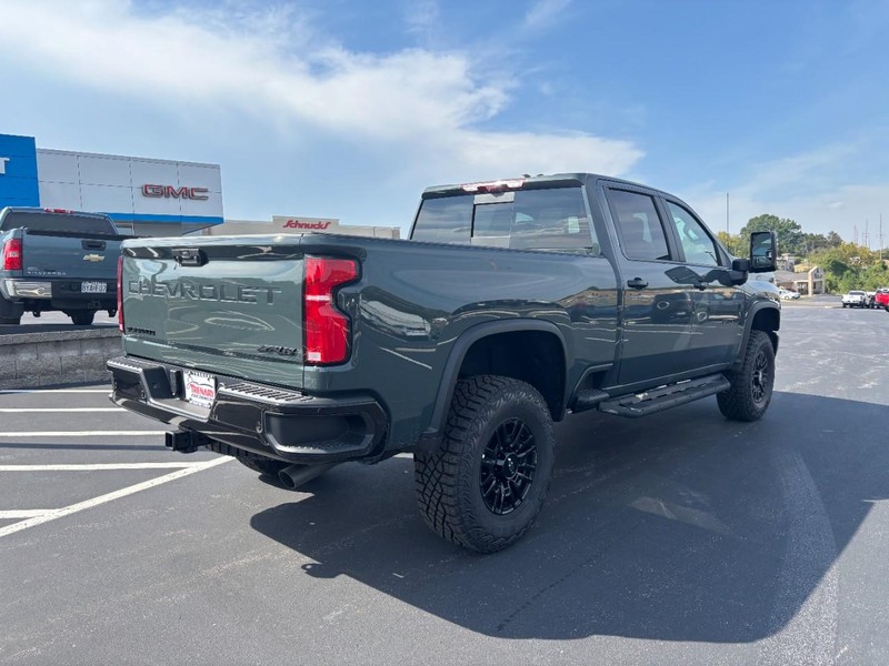 Chevrolet Silverado 2500HD Vehicle Image 04
