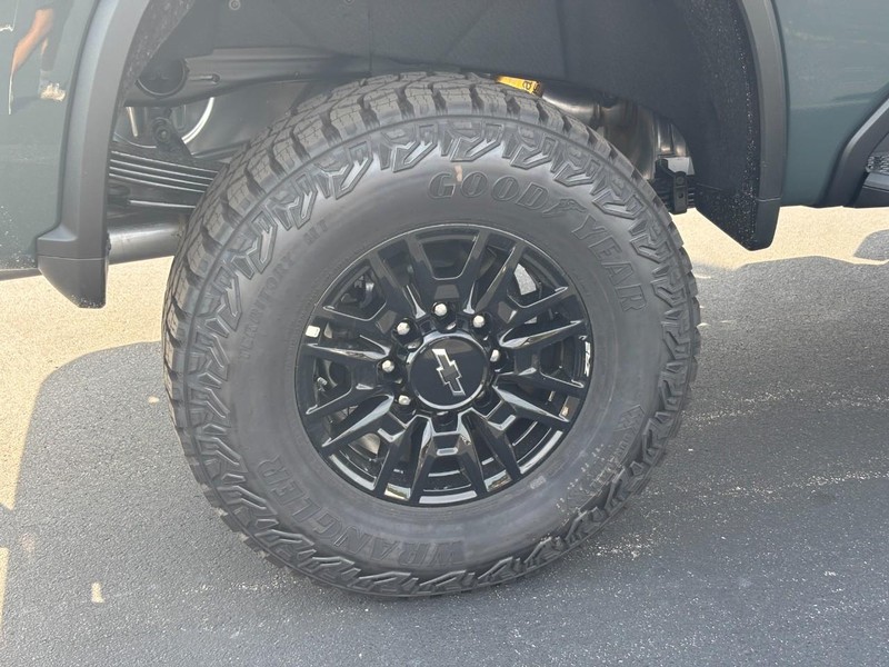 Chevrolet Silverado 2500HD Vehicle Image 05