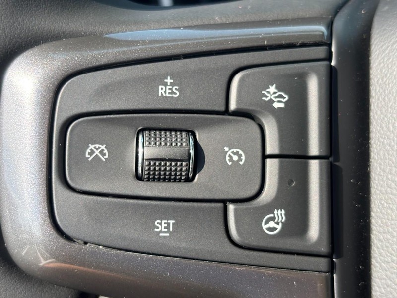 Chevrolet Silverado 2500HD Vehicle Image 13