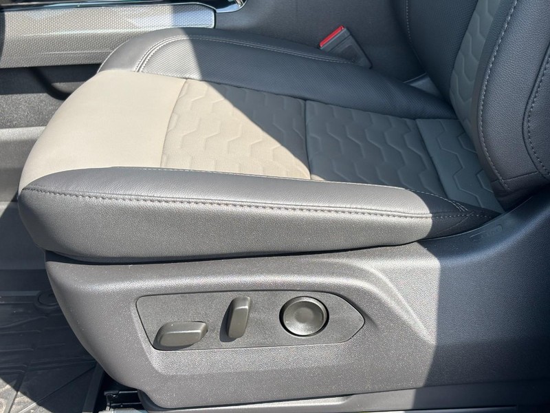 Chevrolet Silverado 2500HD Vehicle Image 22
