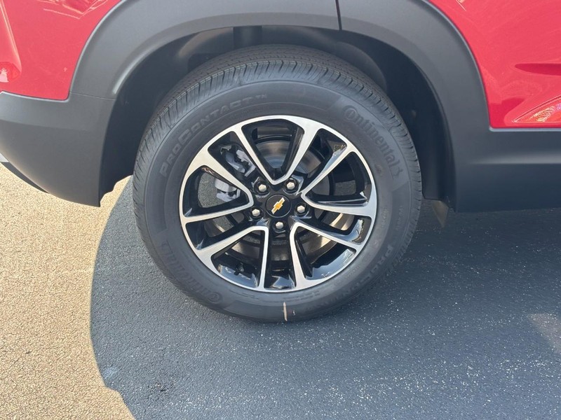 Chevrolet TrailBlazer Vehicle Image 05