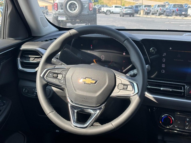 Chevrolet TrailBlazer Vehicle Image 08