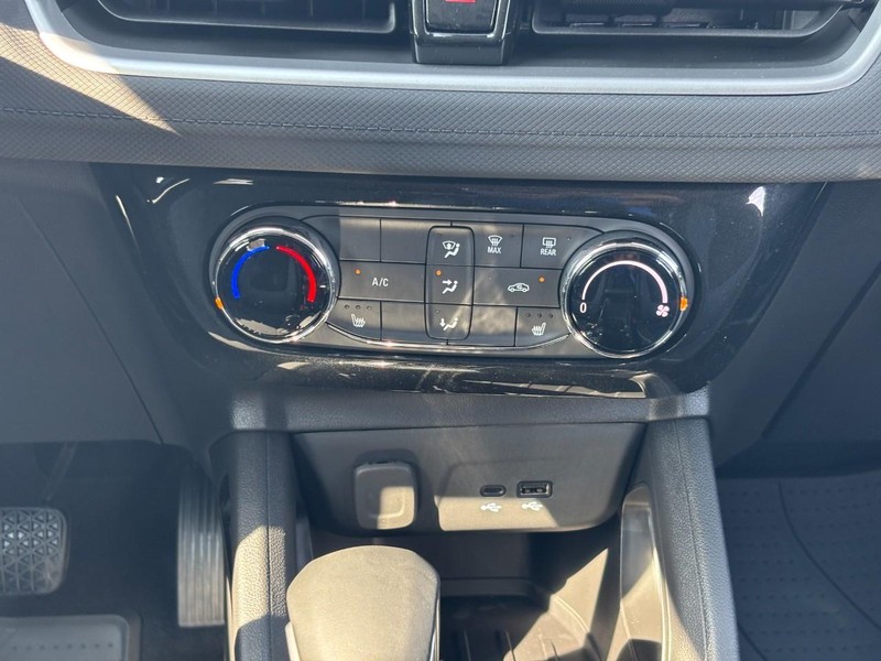 Chevrolet TrailBlazer Vehicle Image 10