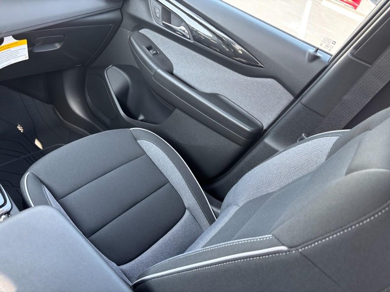 Chevrolet TrailBlazer Vehicle Image 11