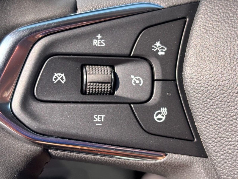 Chevrolet TrailBlazer Vehicle Image 13
