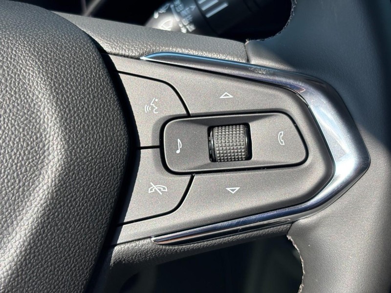 Chevrolet TrailBlazer Vehicle Image 14