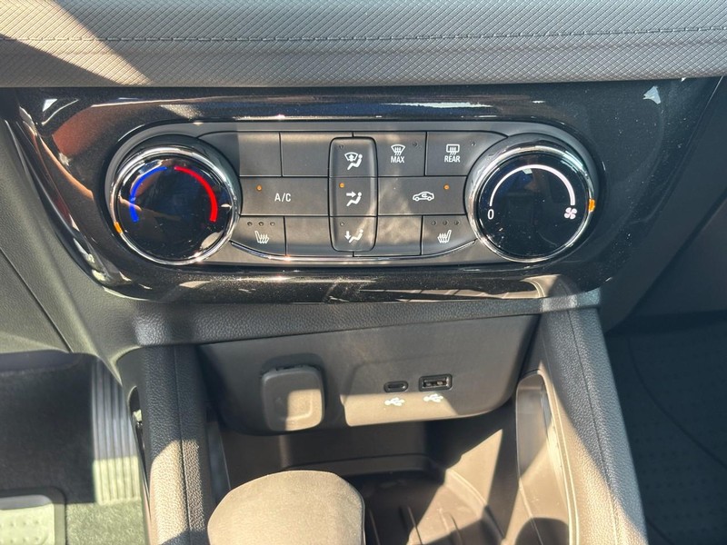 Chevrolet TrailBlazer Vehicle Image 18