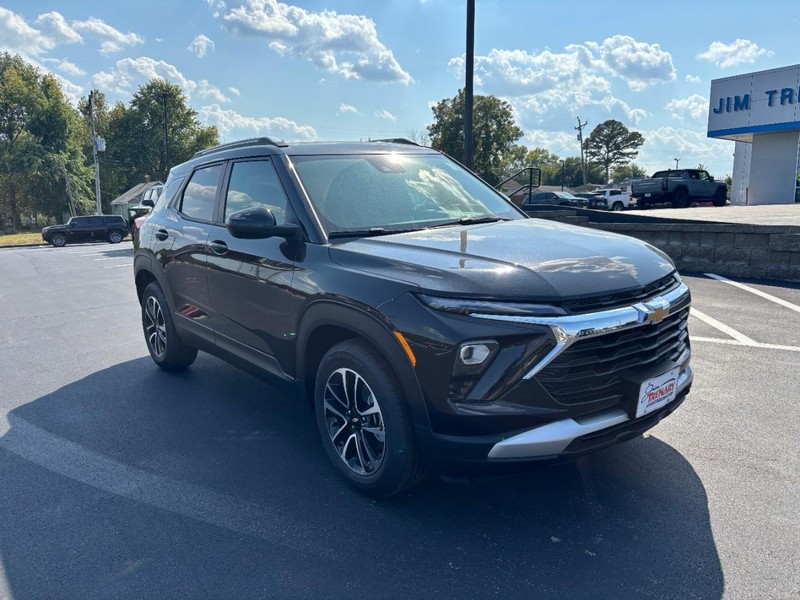 Chevrolet TrailBlazer Vehicle Image 02