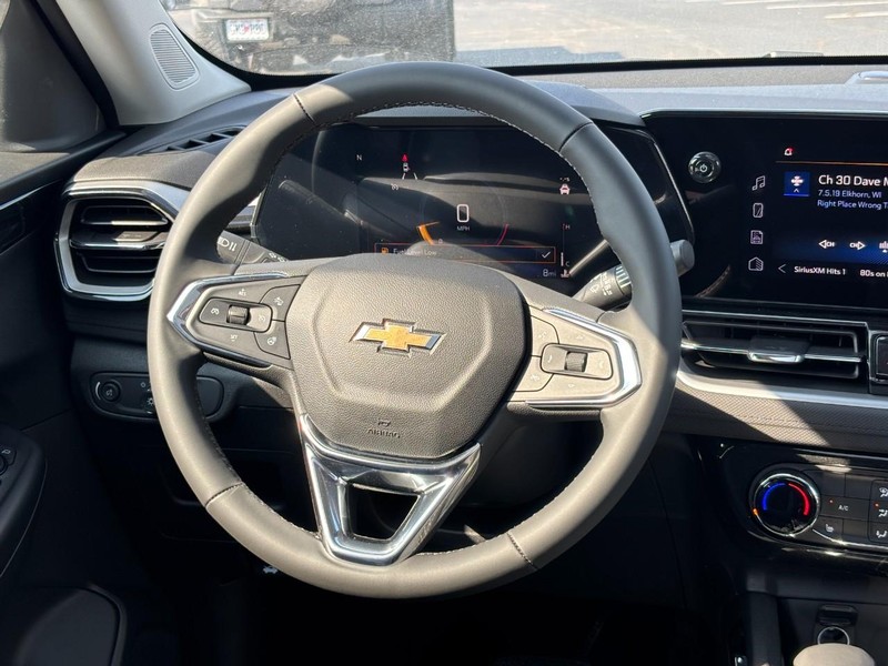 Chevrolet TrailBlazer Vehicle Image 08