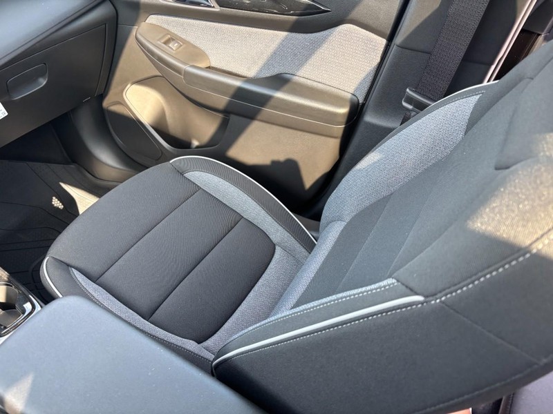 Chevrolet TrailBlazer Vehicle Image 11