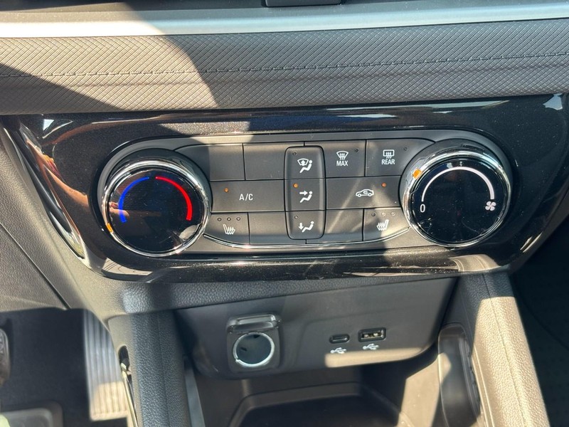 Chevrolet TrailBlazer Vehicle Image 18