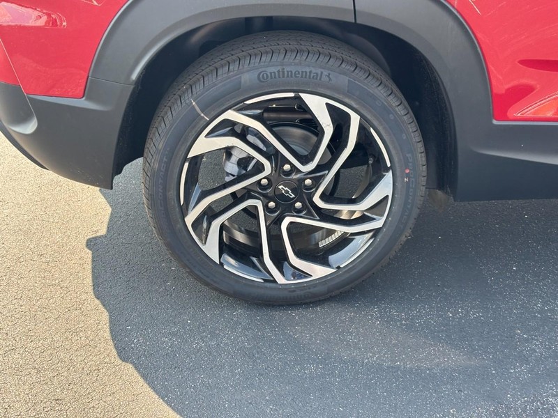 Chevrolet TrailBlazer Vehicle Image 05