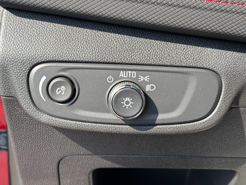Chevrolet TrailBlazer Vehicle Image 12
