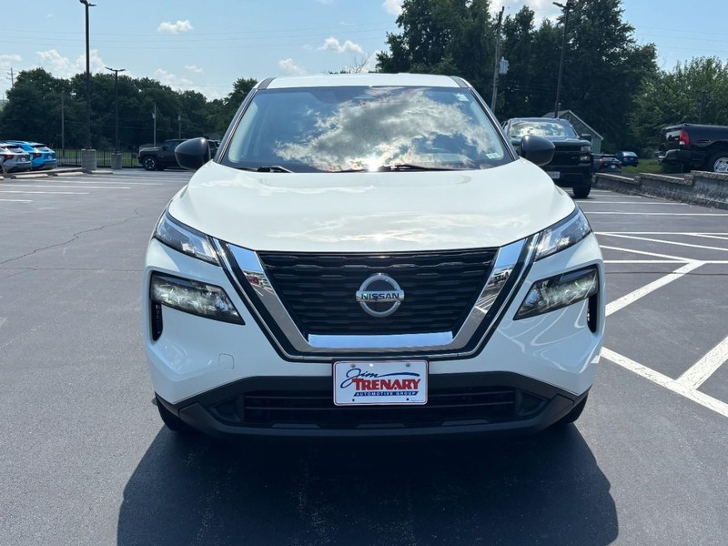 Nissan Rogue Vehicle Image 09