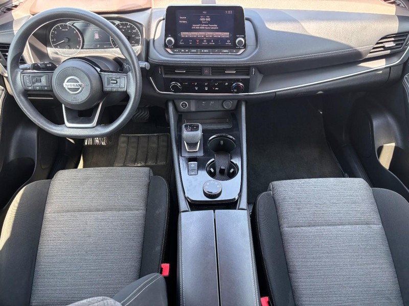 Nissan Rogue Vehicle Image 11
