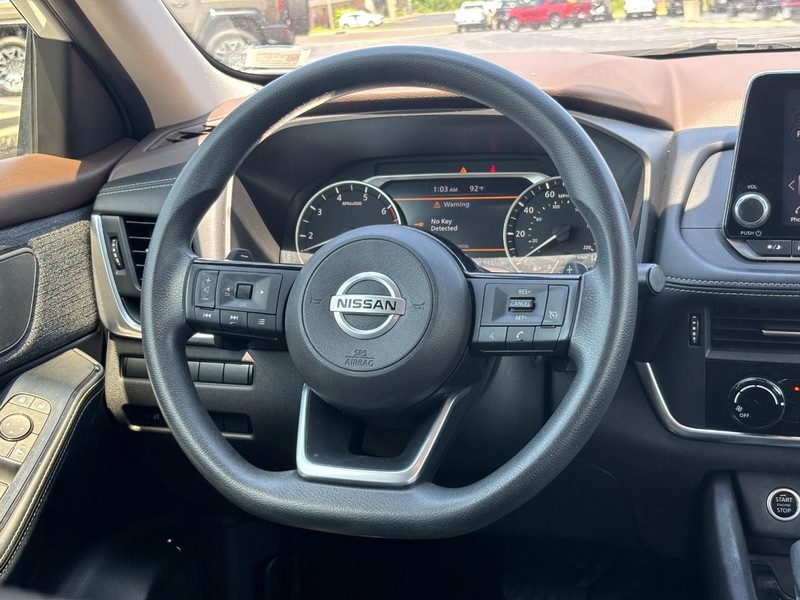 Nissan Rogue Vehicle Image 12