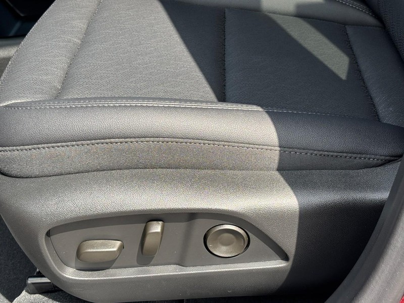 Chevrolet Equinox Vehicle Image 23