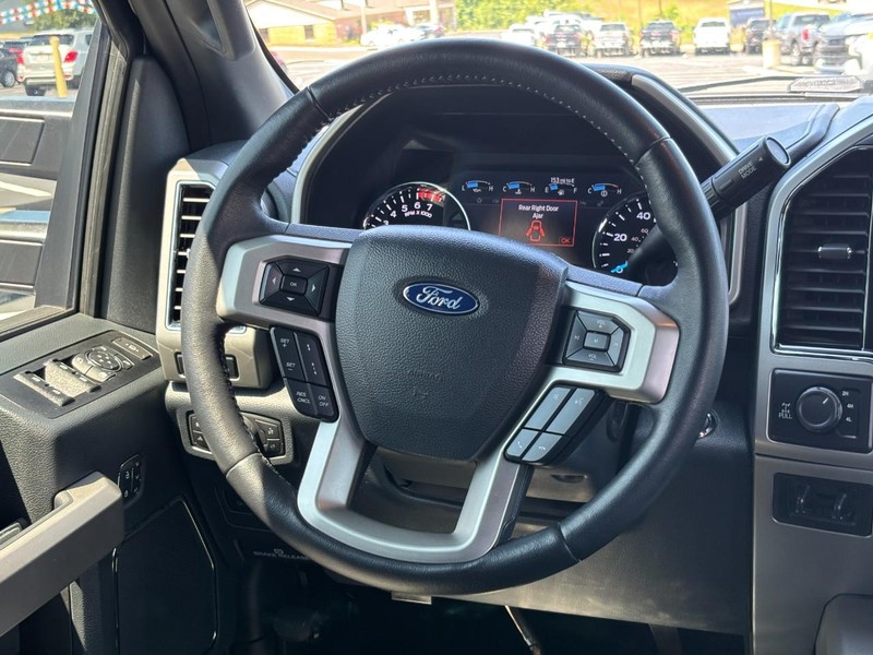 Ford Super Duty F-250 SRW Vehicle Image 12