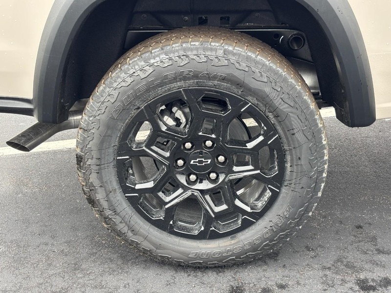 Chevrolet Colorado Vehicle Image 05