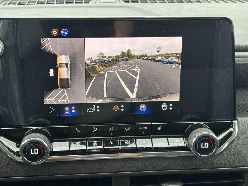 Chevrolet Colorado Vehicle Image 16