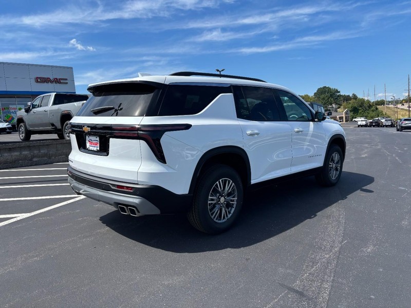 Chevrolet Traverse Vehicle Image 04