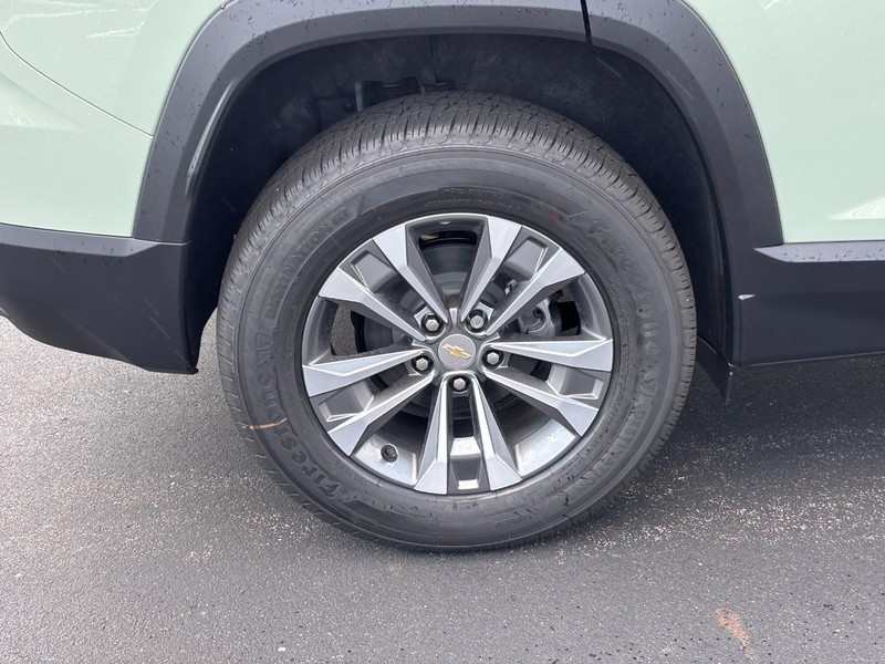 Chevrolet Equinox Vehicle Image 05