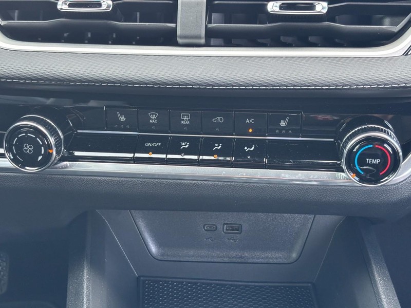 Chevrolet Equinox Vehicle Image 11