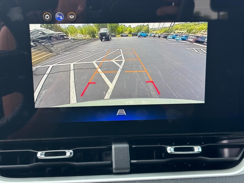 Chevrolet Equinox Vehicle Image 19