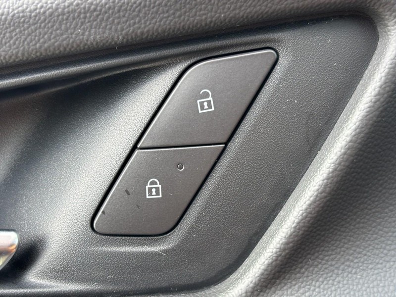 Chevrolet Equinox Vehicle Image 22