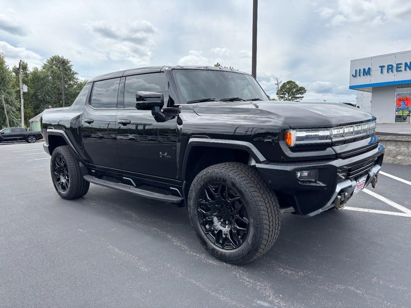 GMC HUMMER EV Pickup Vehicle Image 02