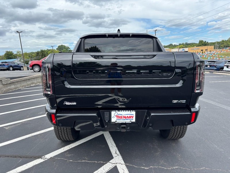 GMC HUMMER EV Pickup Vehicle Image 05