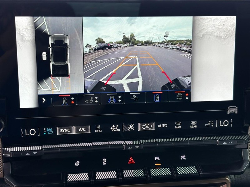 GMC HUMMER EV Pickup Vehicle Image 21