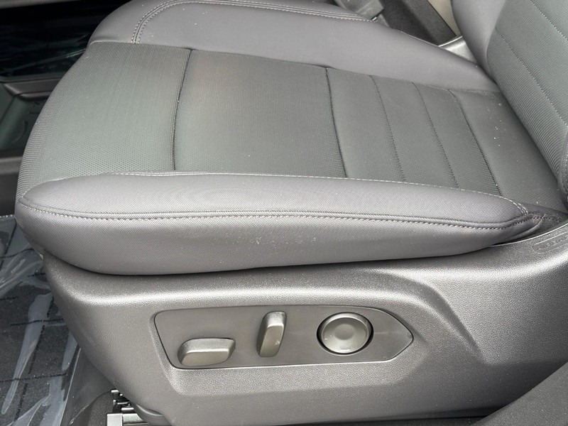 GMC HUMMER EV Pickup Vehicle Image 25