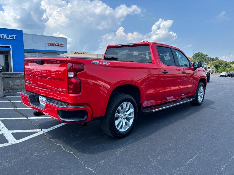 Chevrolet Silverado 1500 Vehicle Image 03