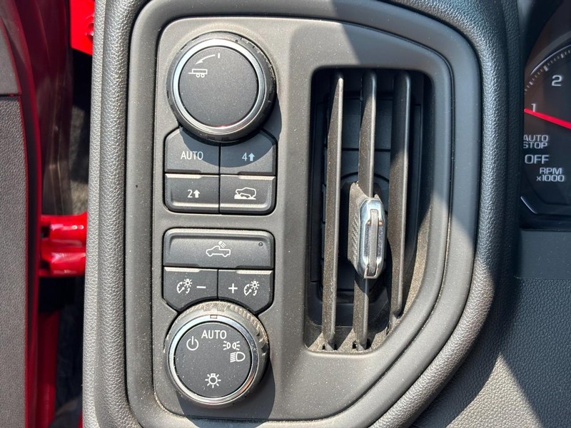 Chevrolet Silverado 1500 Vehicle Image 16