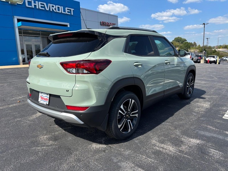 Chevrolet TrailBlazer Vehicle Image 04