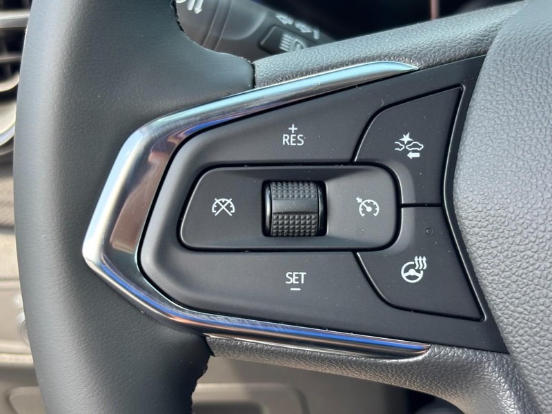 Chevrolet TrailBlazer Vehicle Image 14