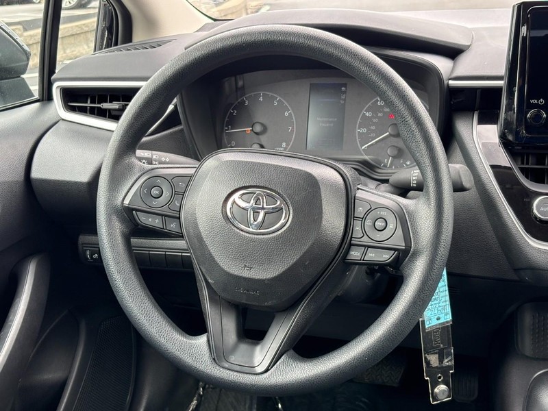 Toyota Corolla Vehicle Image 12