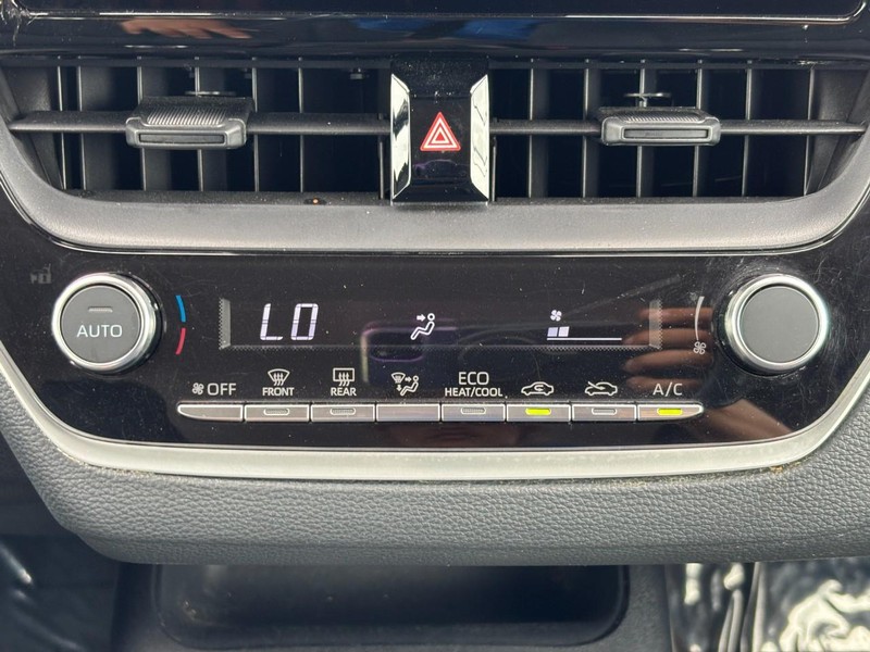 Toyota Corolla Vehicle Image 14