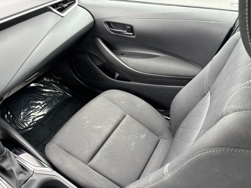Toyota Corolla Vehicle Image 15