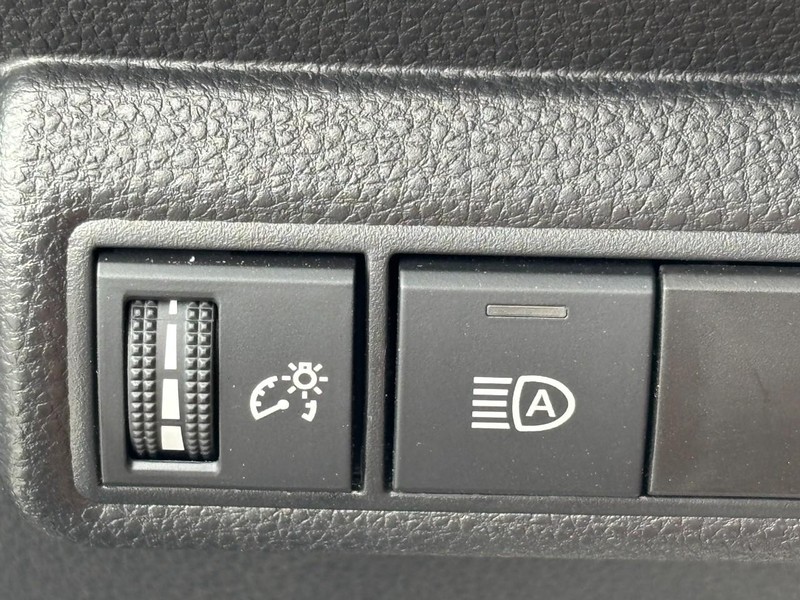 Toyota Corolla Vehicle Image 16