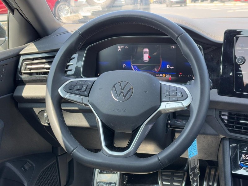 Volkswagen Jetta Vehicle Image 11