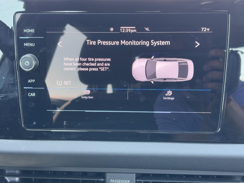 Volkswagen Jetta Vehicle Image 12
