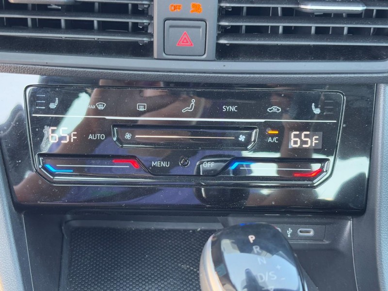 Volkswagen Jetta Vehicle Image 20