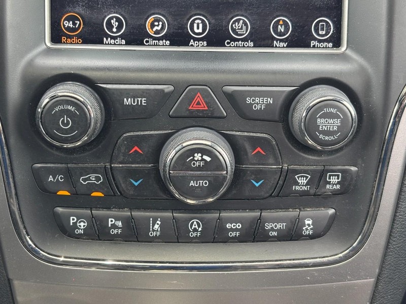 Jeep Grand Cherokee Vehicle Image 14