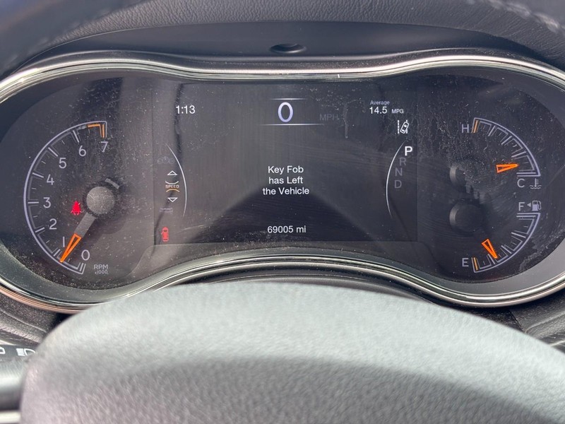 Jeep Grand Cherokee Vehicle Image 19