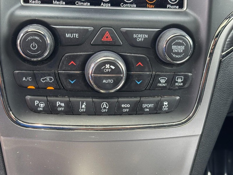 Jeep Grand Cherokee Vehicle Image 23