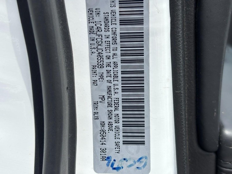 Jeep Grand Cherokee Vehicle Image 27
