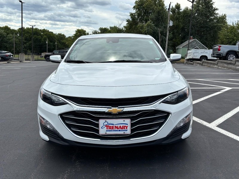 Chevrolet Malibu Vehicle Image 09