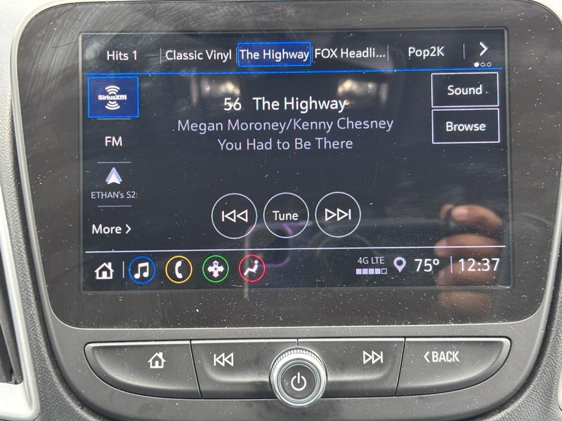Chevrolet Malibu Vehicle Image 13